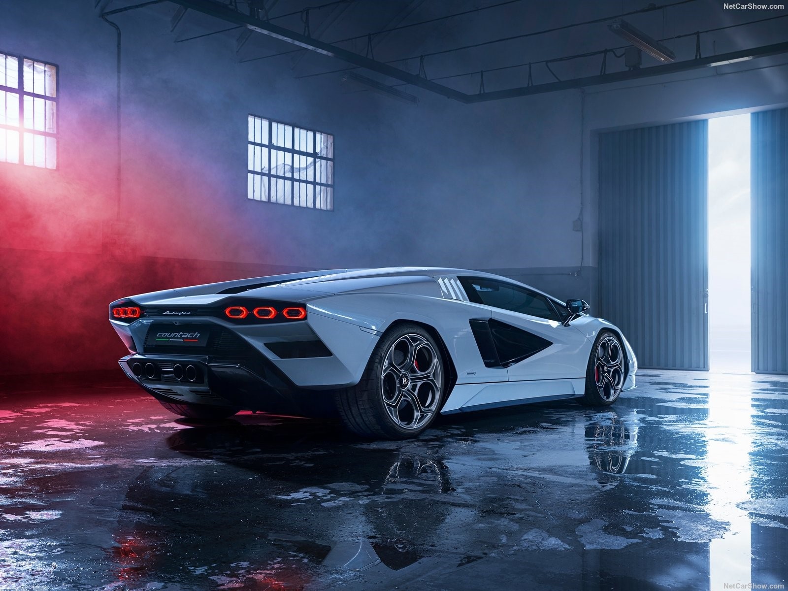LAMBORGHINI COUNTACH 2021