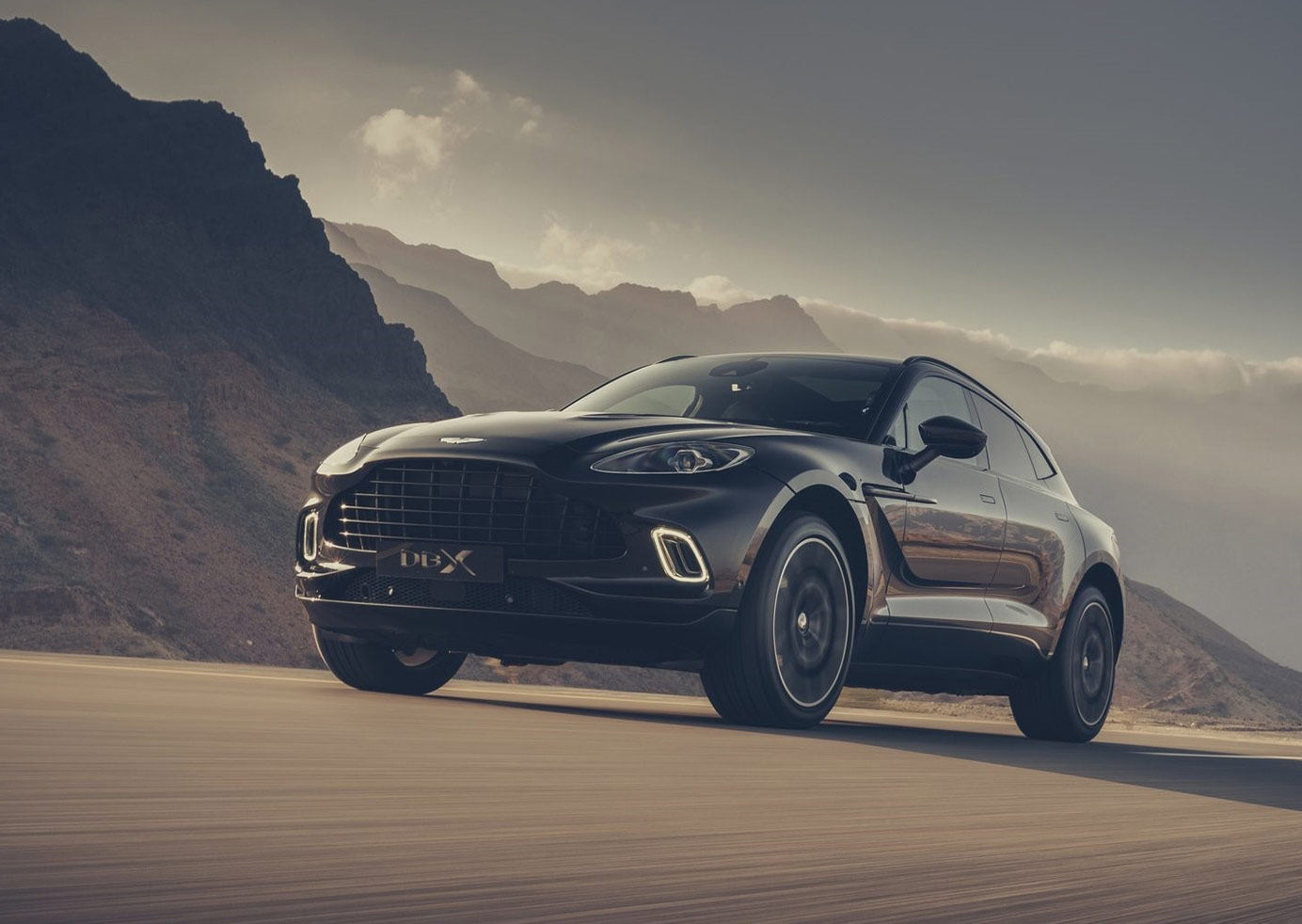 ASTON MARTIN DBX