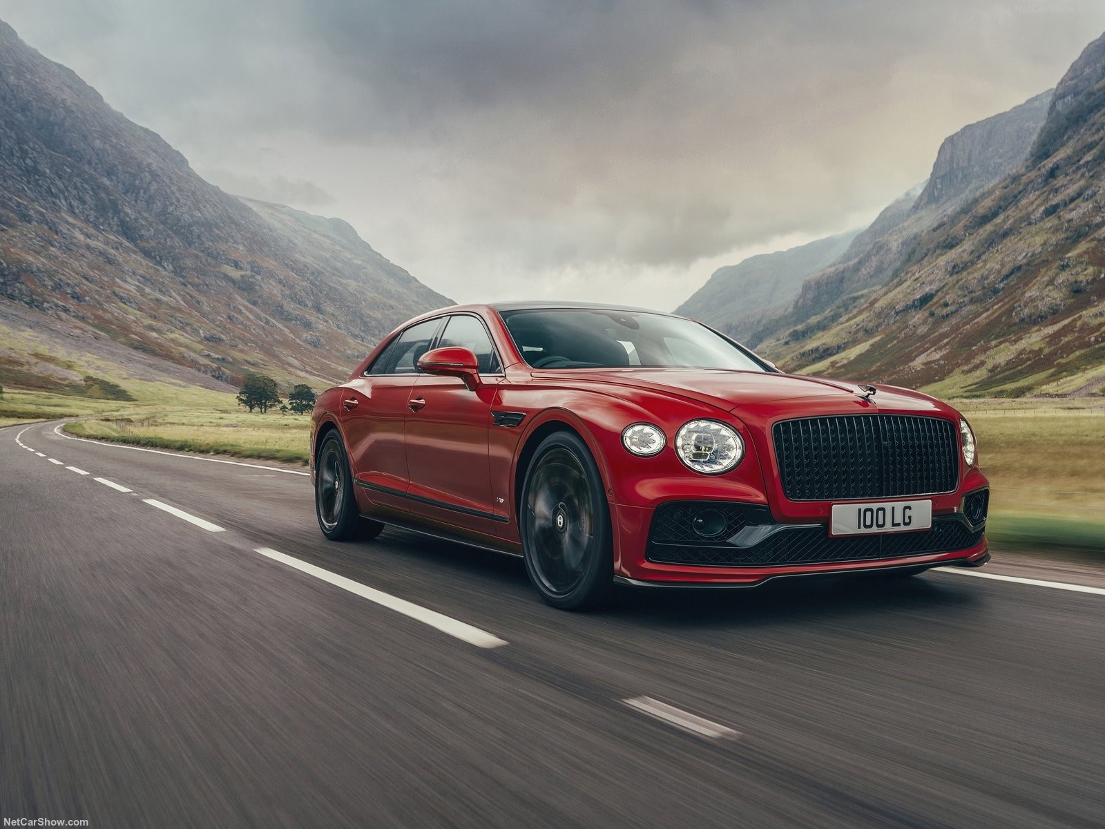BENTLEY FLYING SPUR V8