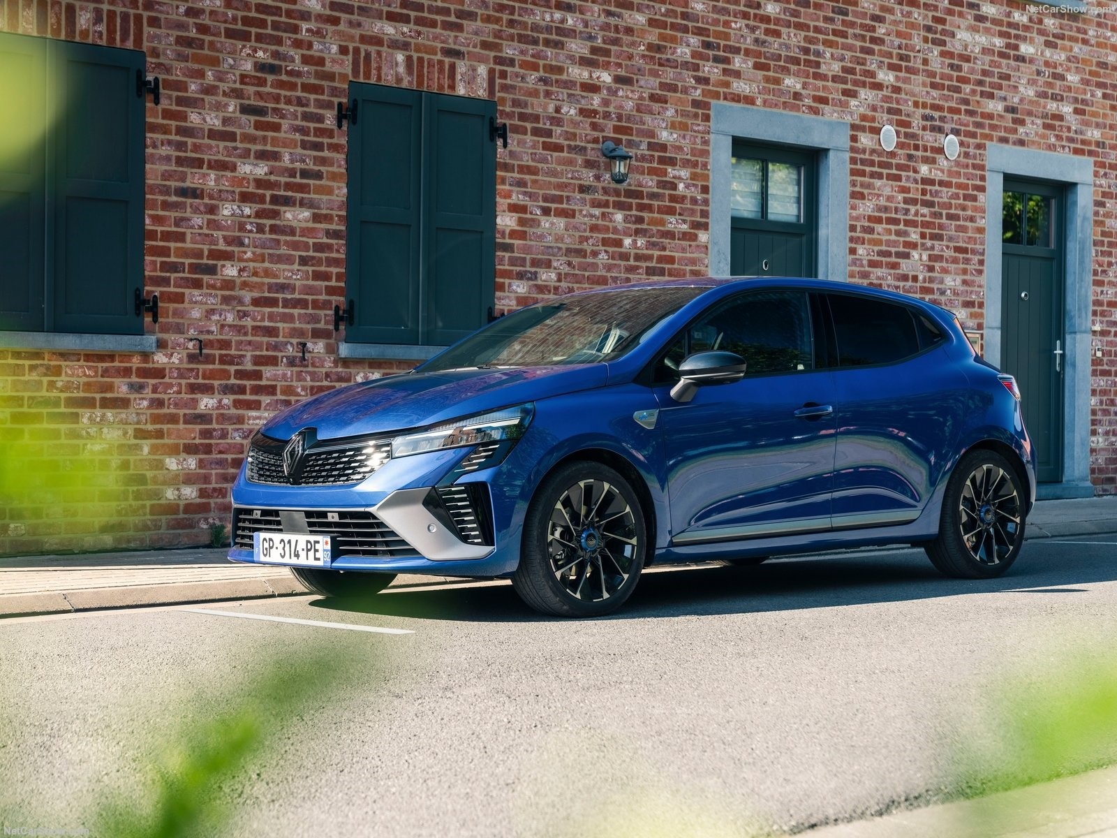 RENAULT