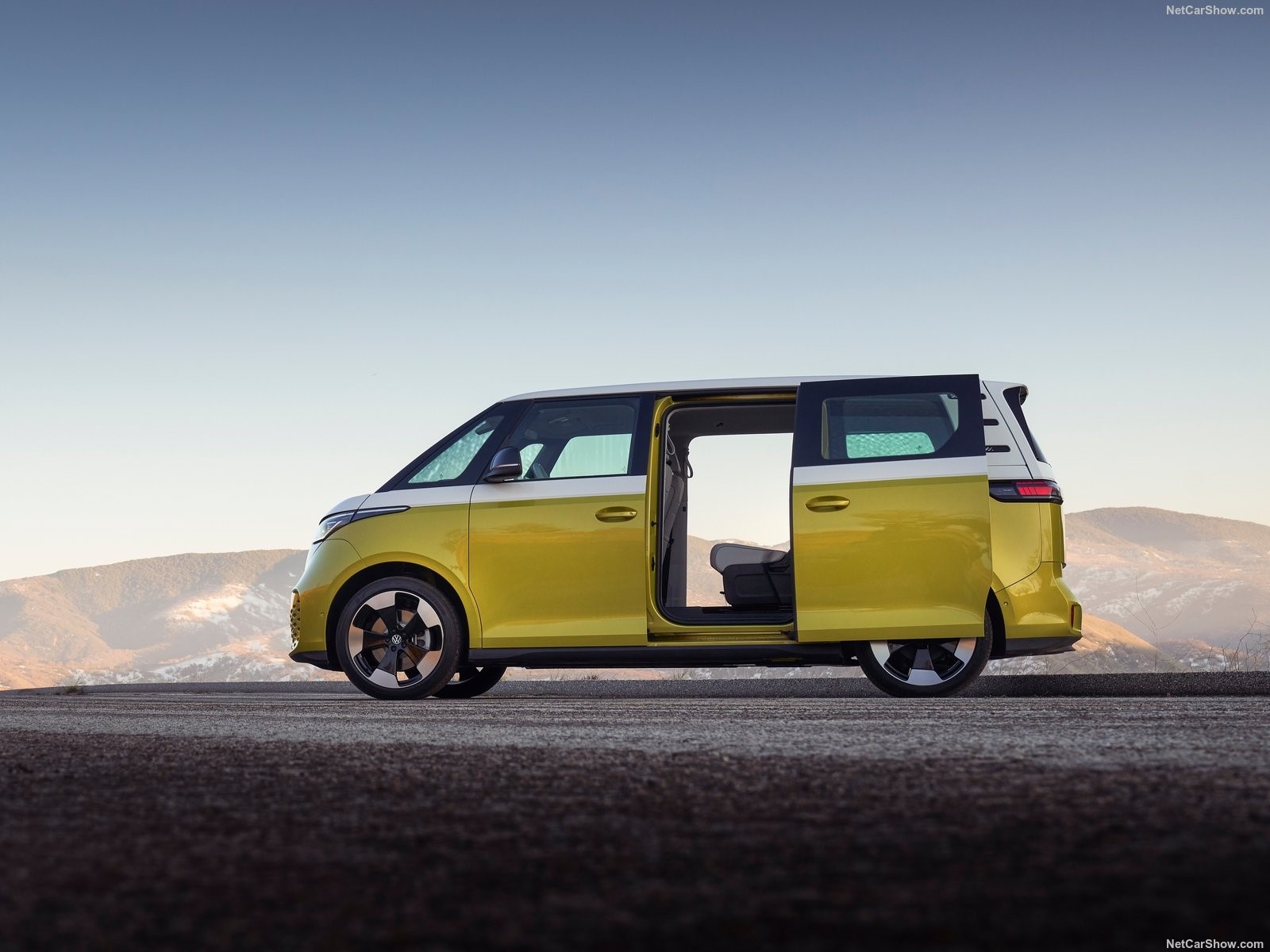 VOLKSWAGEN ID BUZZ