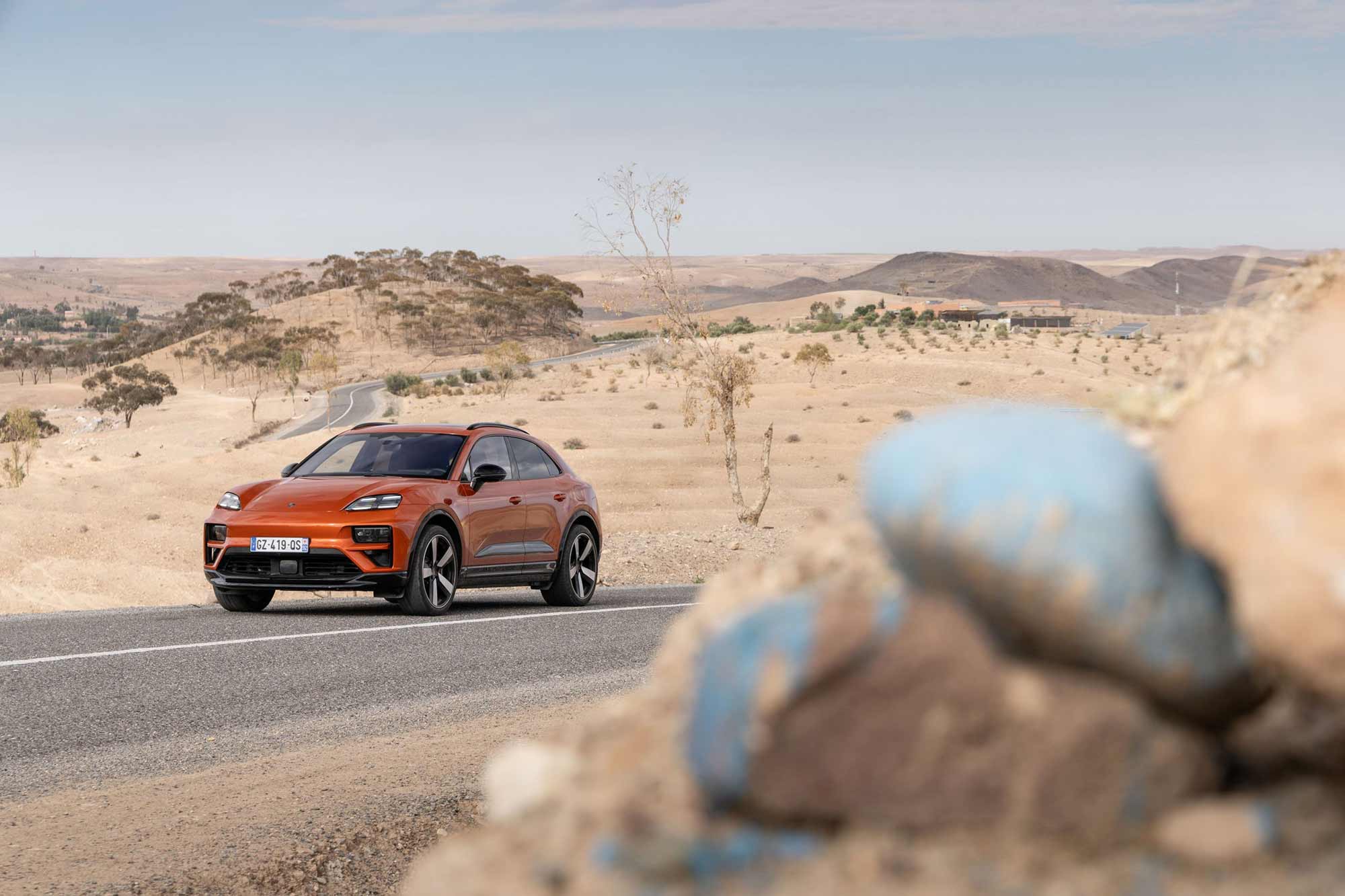 PORSCHE