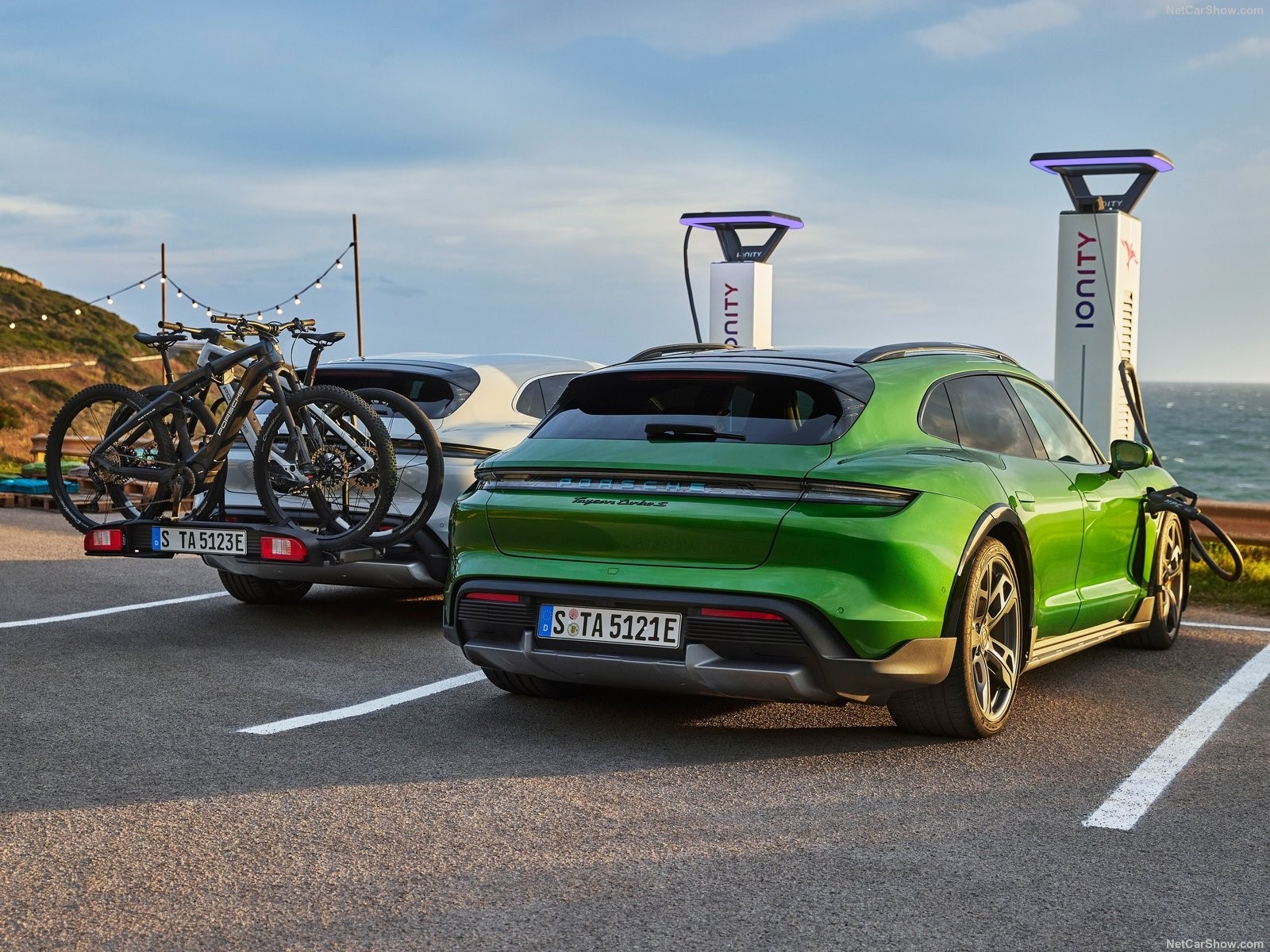 Porsche Taycan Cross Turismo