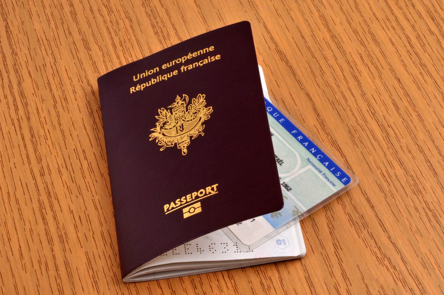 Voyage à l’étranger mais papiers périmés