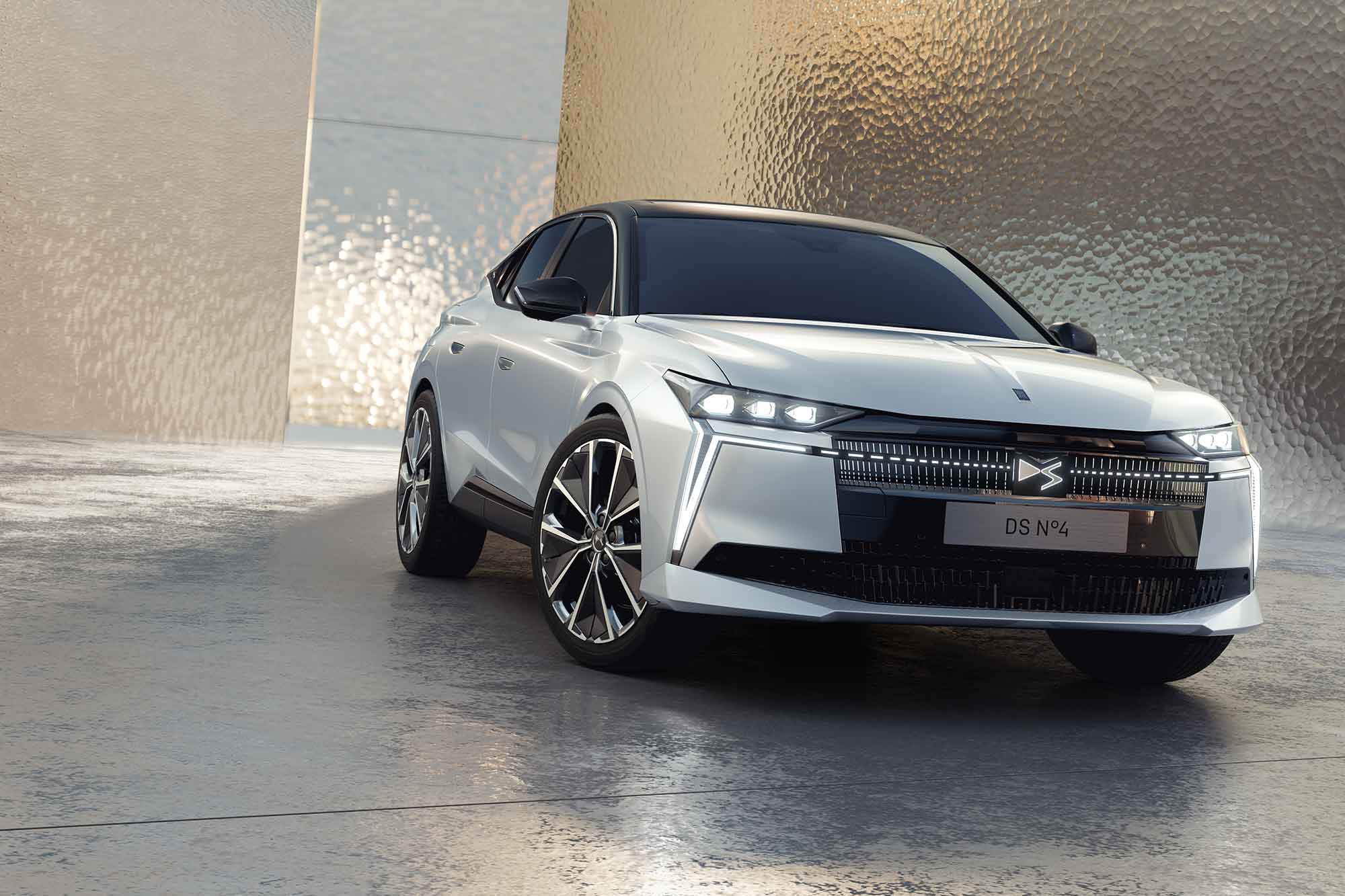 Nouvelle DS4 : appelez-la Numéro 4 !